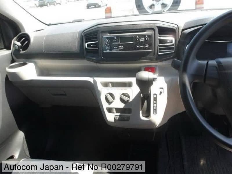 Daihatsu Mira 2021 10