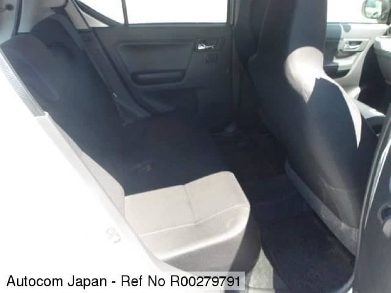 Daihatsu Mira 2021 12