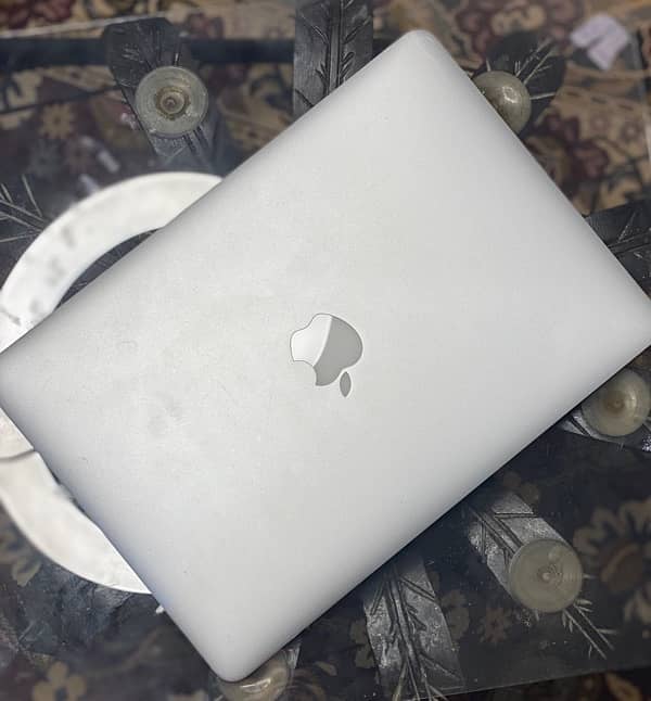 Apple Macbook Air 2015 0