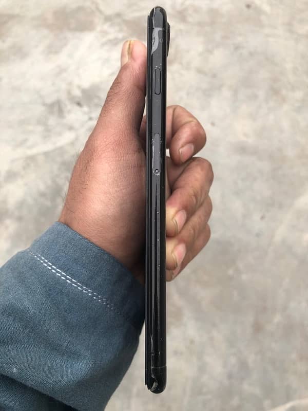 i phone 7 plus 128gb all okey pta prove 5