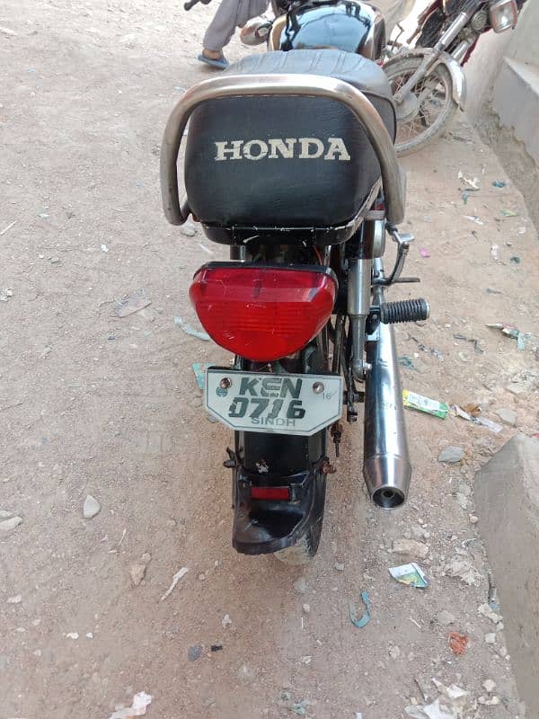 Honda CD 70  model 2010 no karachi  phone number 03092581744 1