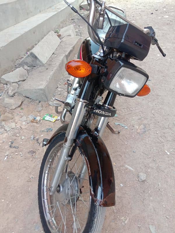 Honda CD 70  model 2010 no karachi  phone number 03092581744 3