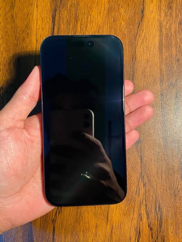 iPhone 16 128Gb black 3