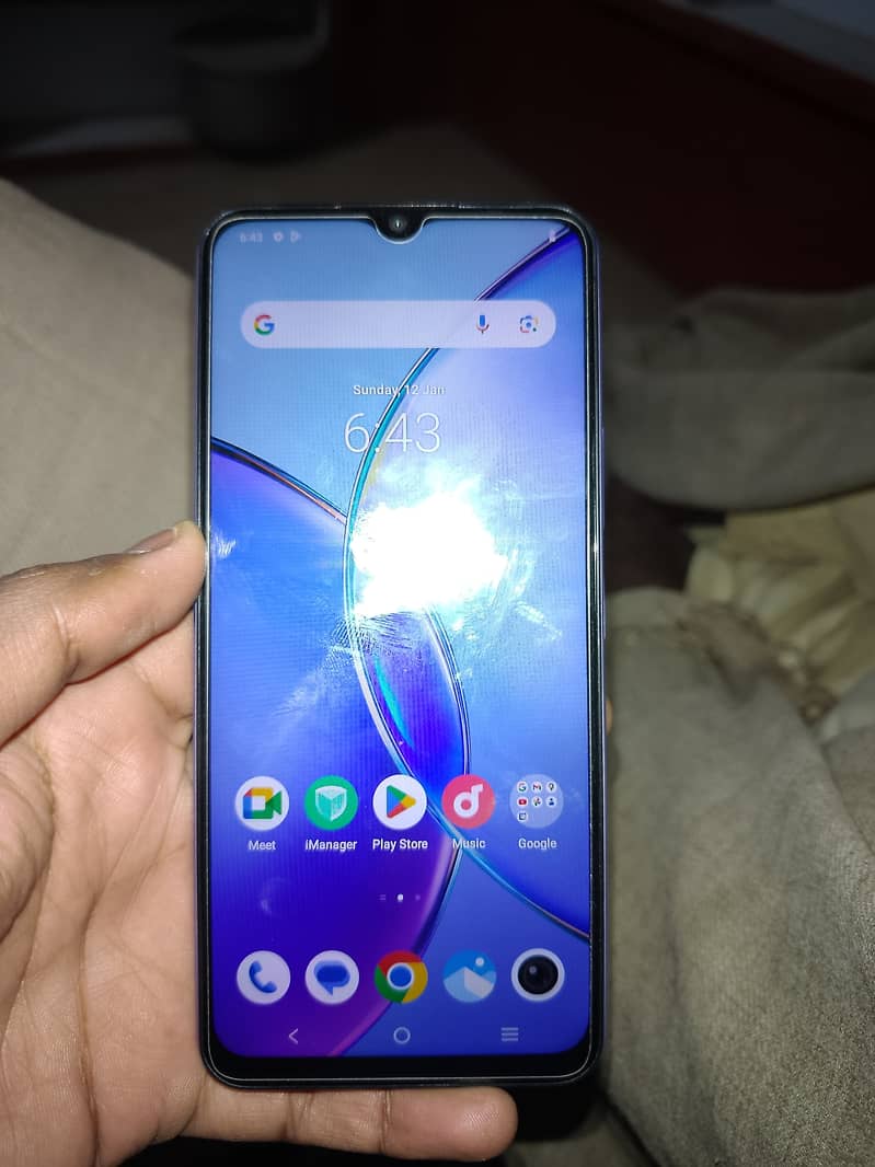 Vivo Y17s 1