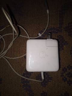 apple MacBook adapter