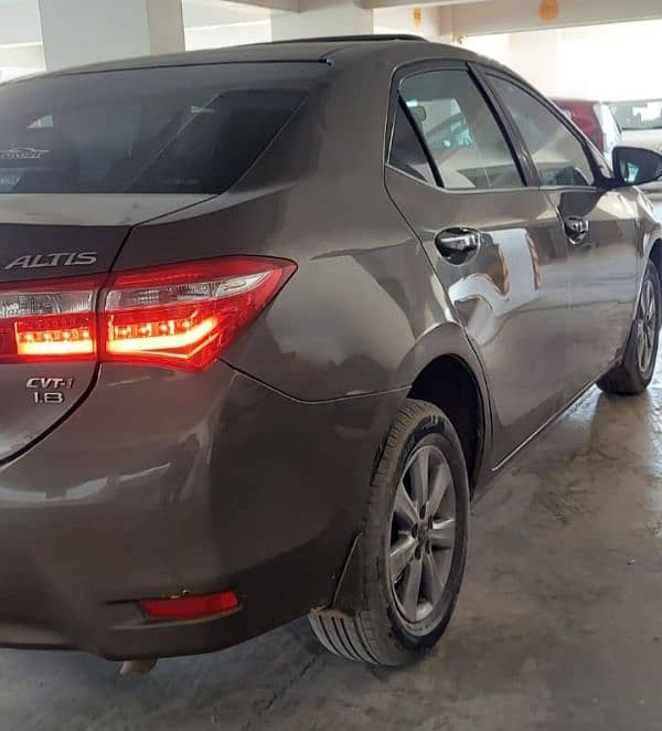 Toyota Altis Grande 2016 4