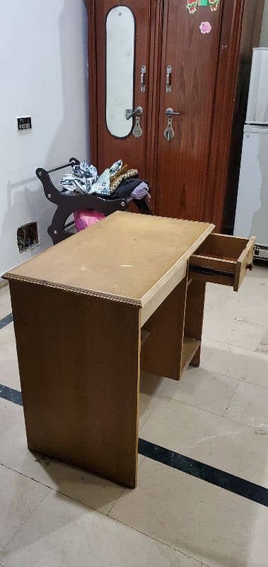 Computer or study table for childrens 1