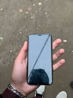 iphone x 256 (gb) 84% for sale water pack 8/10 conditon.