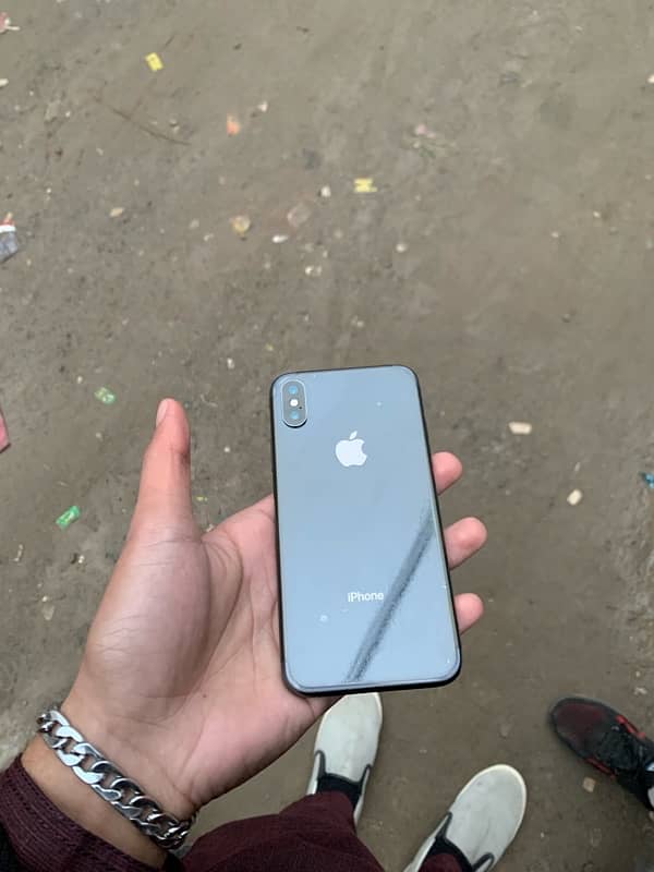 iphone x 256 (gb) 84% for sale water pack 8/10 conditon. 6