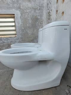 One Piece Toilet commodes for sale