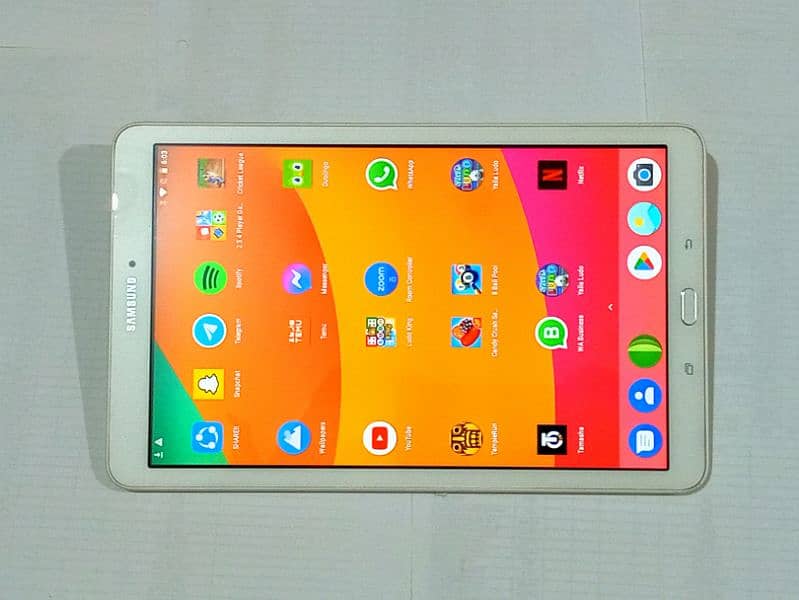 SAMSUNG GALAXY TAB E 10/10 1