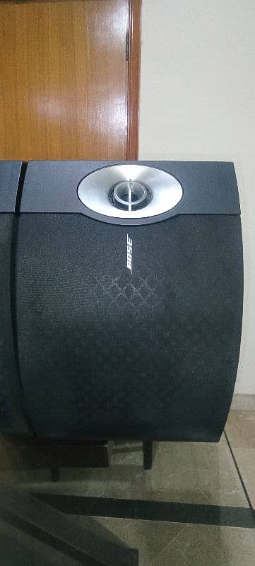 Bose 301-V Stereo Loud Speakers 1