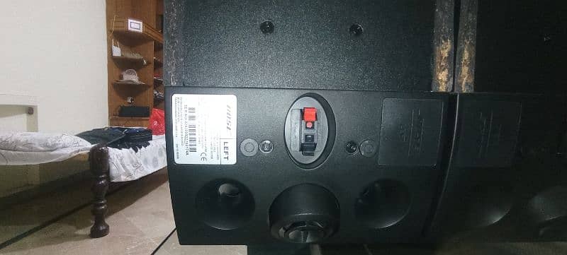 Bose 301-V Stereo Loud Speakers 12