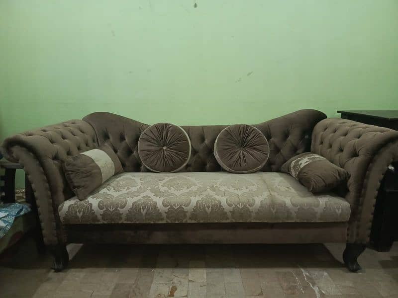 Luxurious Sofa Set 3