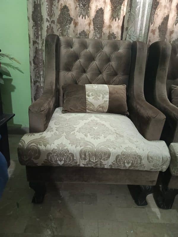 Luxurious Sofa Set 4