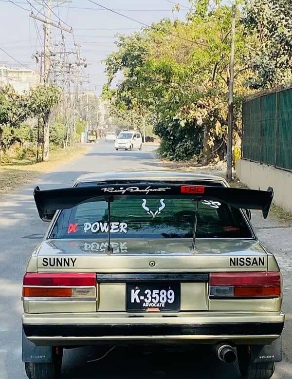 Nissan Sunny 1986 4