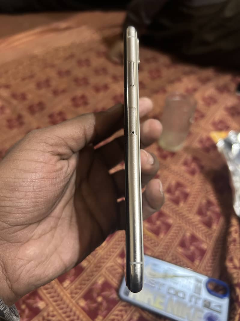 Apple iPhone XS Max 15