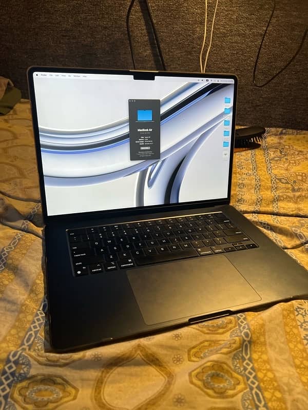 Apple MacBook M2, 2023 15 inch 4