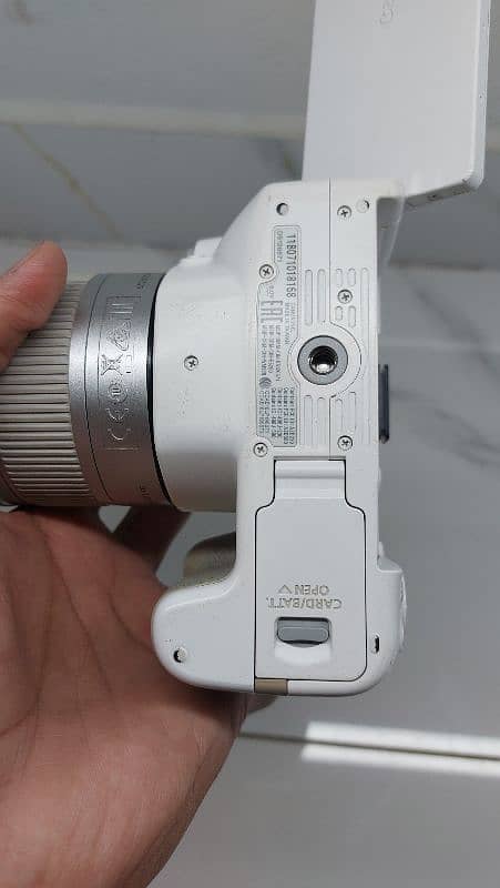 Canon EOS 200D White Edition Used with vLog kit 6