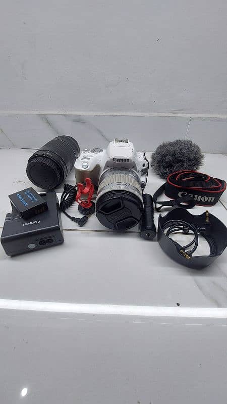 Canon EOS 200D White Edition Used with vLog kit 10