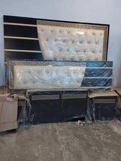 Bed set / Double bed / sidetables / furniture / poshish bed / bed set