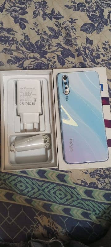 Vivo S1 4/128 7