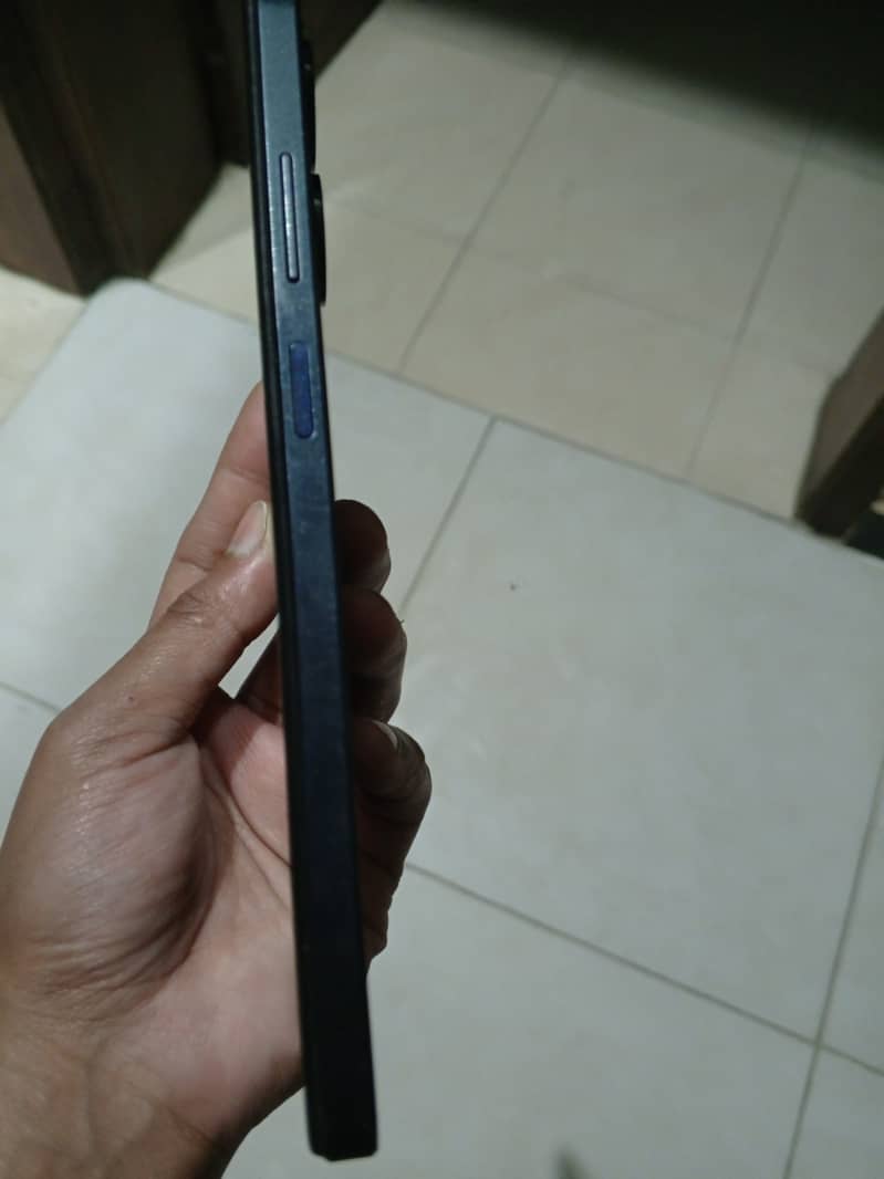 Infinix hot 30 play(64/128), new with box 2