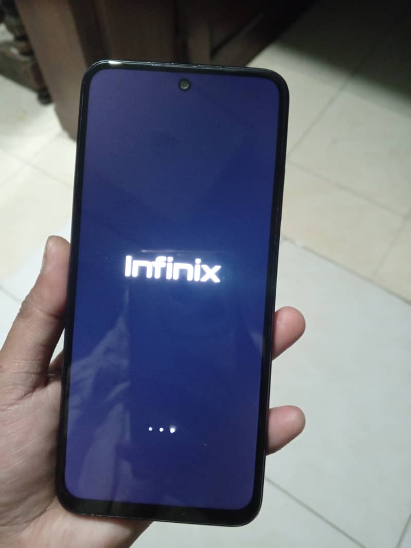 Infinix hot 30 play(64/128), new with box 3