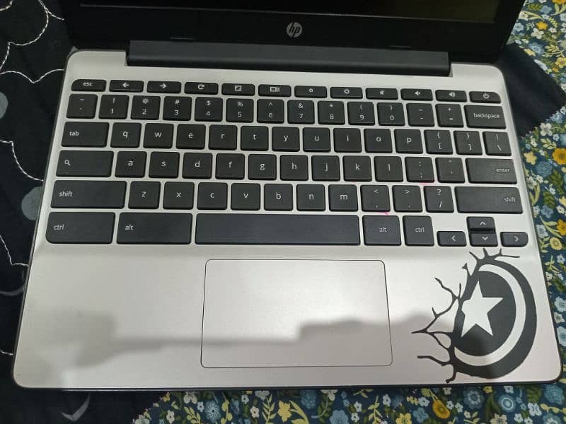 Hp chrome book in ok condition 4