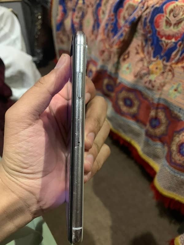 iPhone xs 256Gb Non PTA(silver) 73% Battery 1