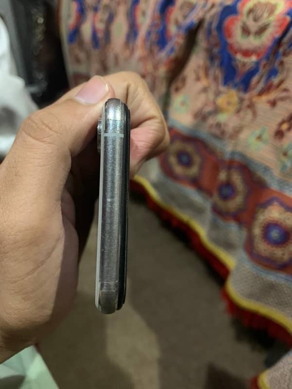 iPhone xs 256Gb Non PTA(silver) 73% Battery 3