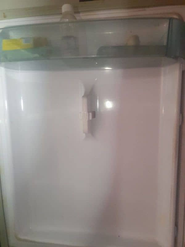 fridge with good condition 5