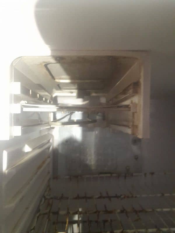 fridge with good condition 7