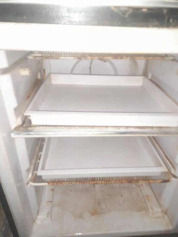 fridge with good condition 8