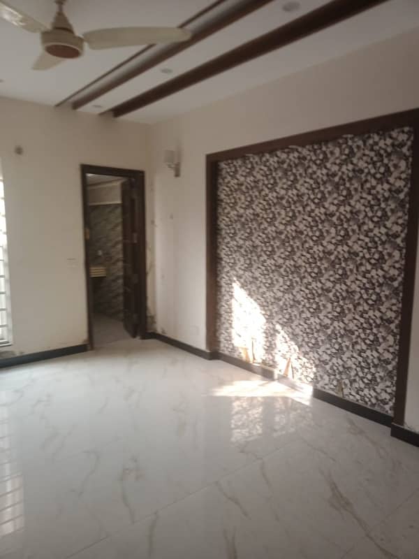 10 Marla House For Sale In Paragon City Lahore 6