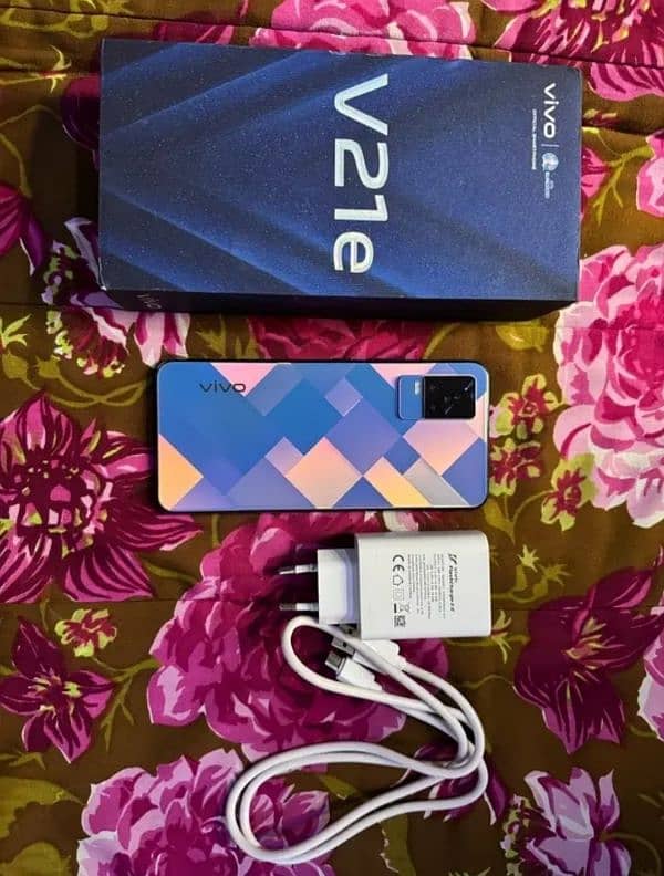 Vivo V21e Full Box 10 by 10 Canditoin. 03042866286 1