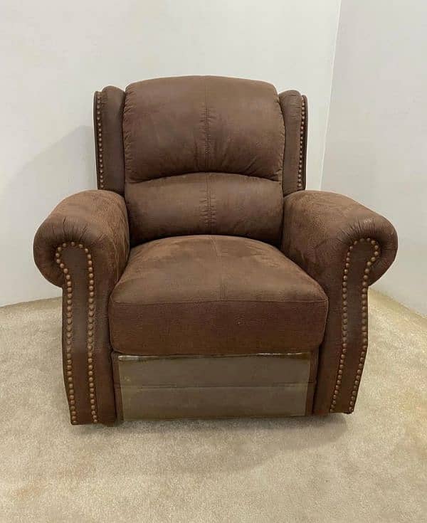 Recliner sofa 0