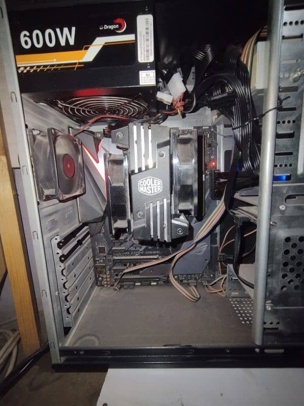 Custom Built Gaming PC. . . 0