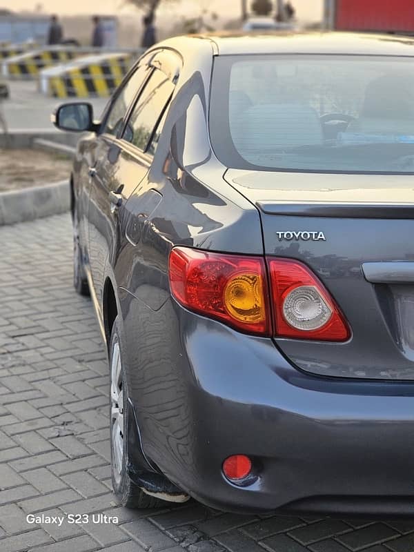 Toyota Corolla GLI 2011 13