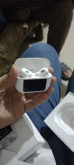 Air pods pro 2 display version