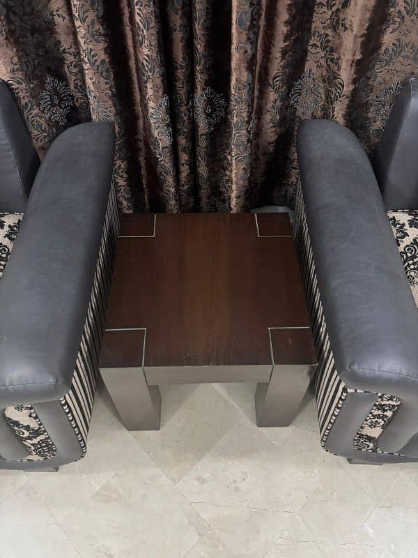 7 Seater Sofa Set For Sale. 7