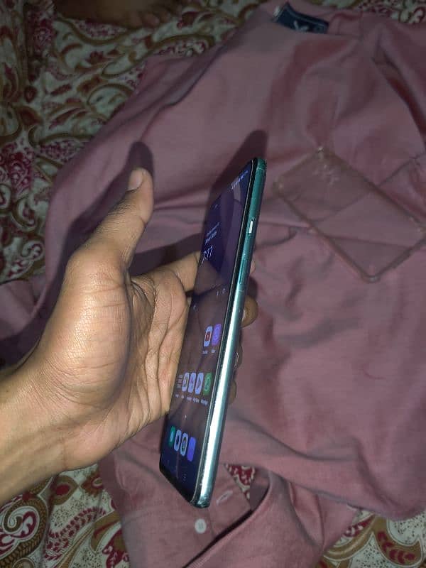 oneplus 8T . 12/256. contry lock Rs 35 thousand 1