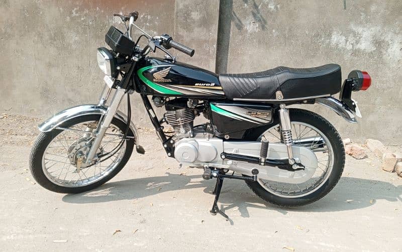 Honda 125 for sale 2012 model Total restore  Lahore number 0