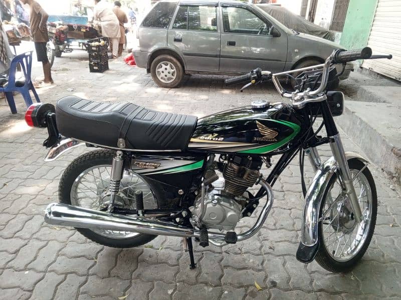 Honda 125 for sale 2012 model Total restore  Lahore number 3