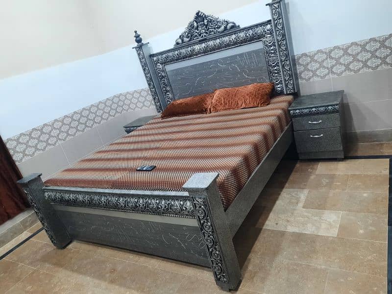 King size bed in low budget with side tables 1