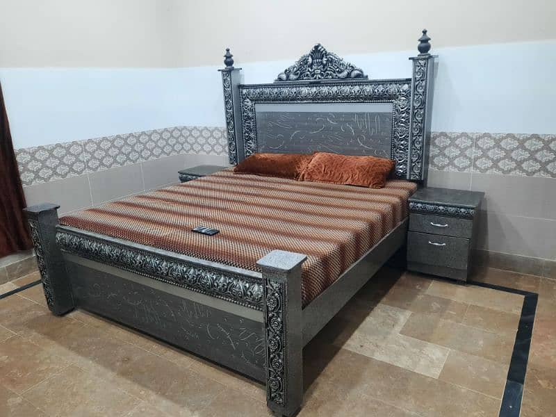 King size bed in low budget with side tables 4