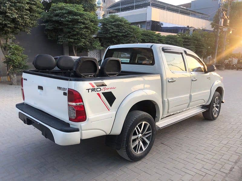 Toyota Hilux 2014 Vigo Champ with Perfect 4x4 Own Engine 3