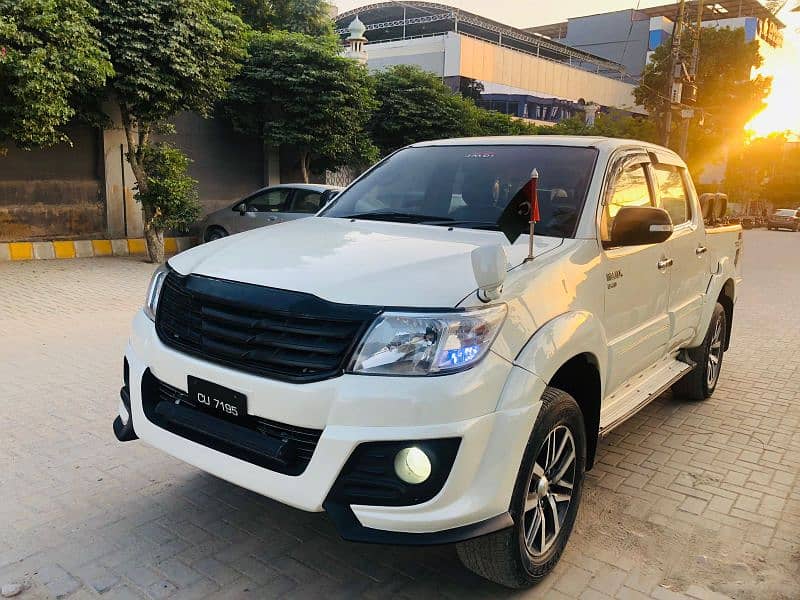 Toyota Hilux 2014 Vigo Champ with Perfect 4x4 Own Engine 8