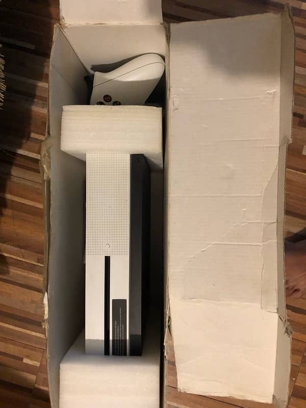 xbox one s ( 500gb) 6