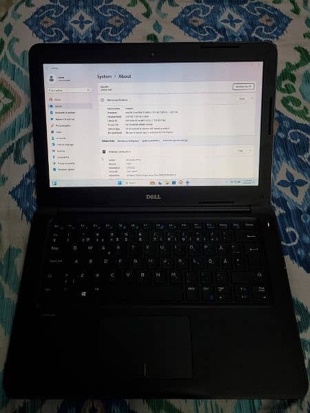 Dell Latitude 3380, 13.3-inch HD Business Laptop 0